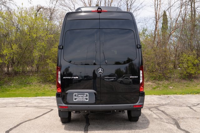 Vehicle image 5 of 42