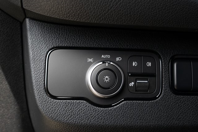 Vehicle image 16 of 42
