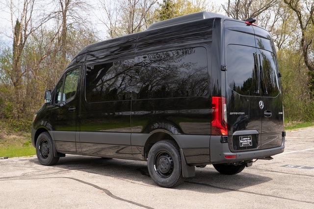 Vehicle image 6 of 42