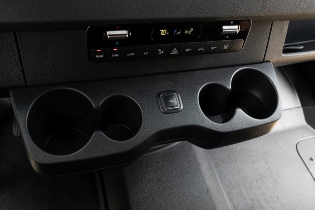 Vehicle image 29 of 42