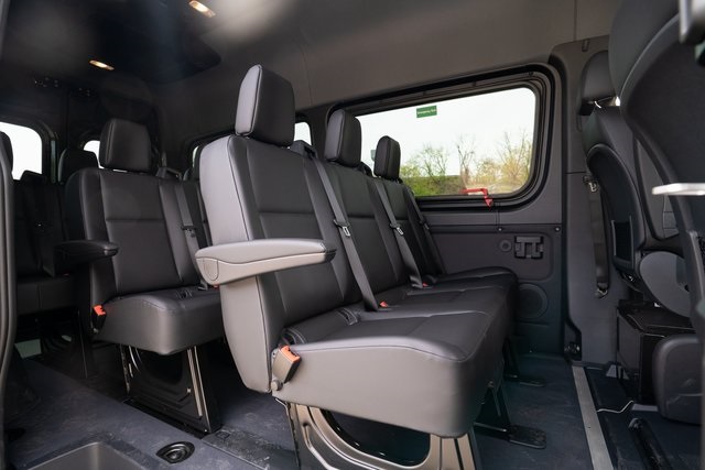 Vehicle image 13 of 42