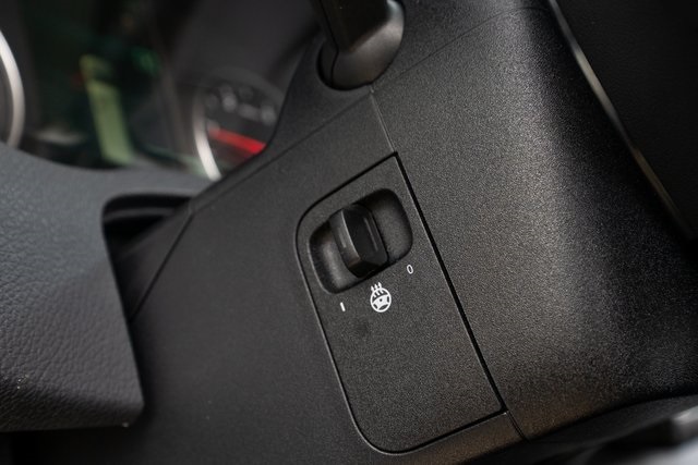 Vehicle image 17 of 42