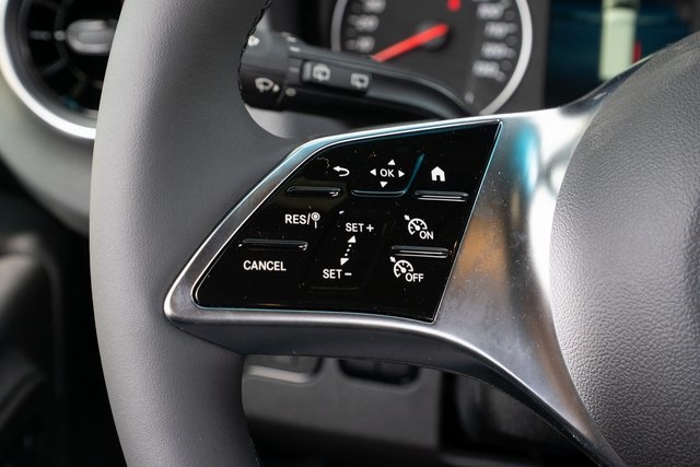 Vehicle image 20 of 42