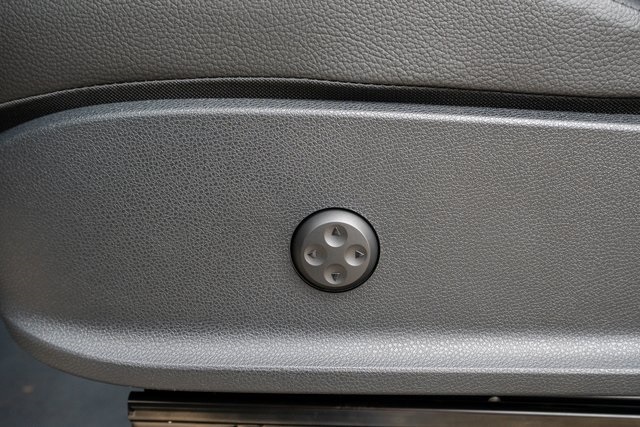 Vehicle image 15 of 42