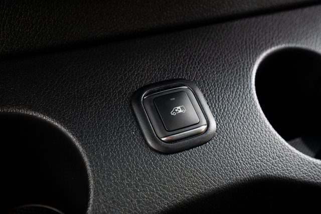 Vehicle image 28 of 42