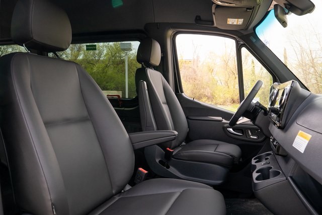 Vehicle image 12 of 42