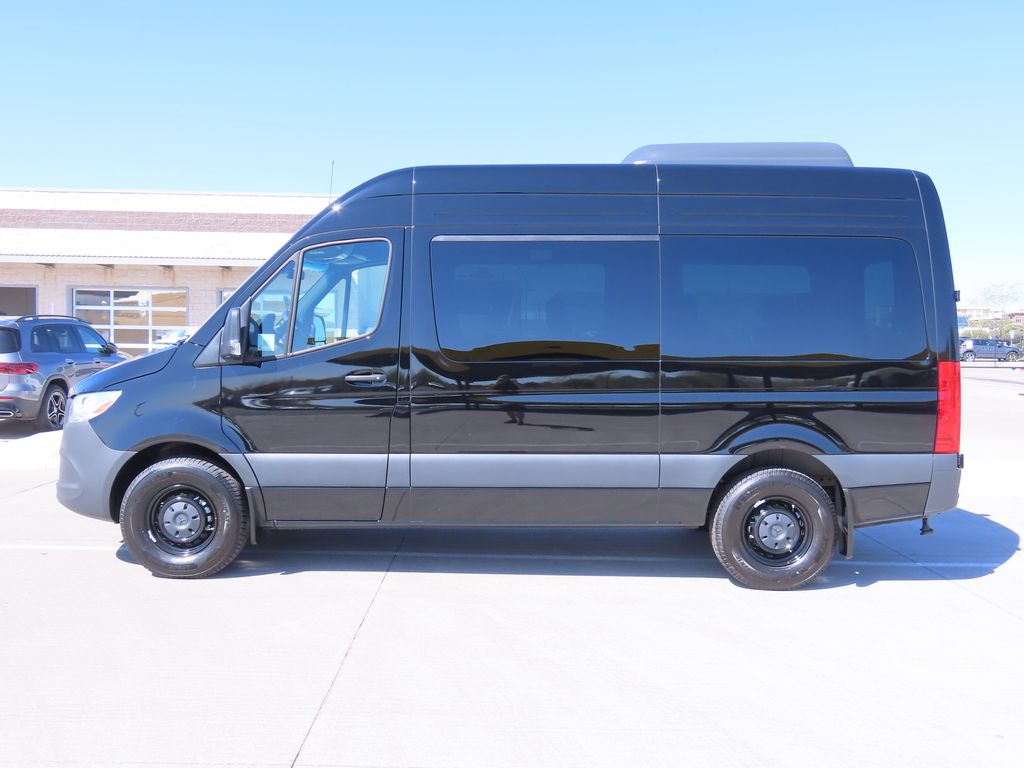 2025 Mercedes-Benz Sprinter Passsenger Image 7 of 31