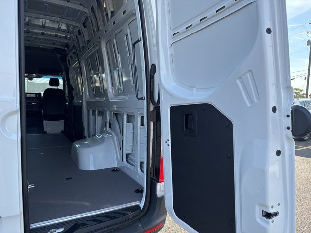 2025 Mercedes-Benz Sprinter Cargo Image 15 of 16