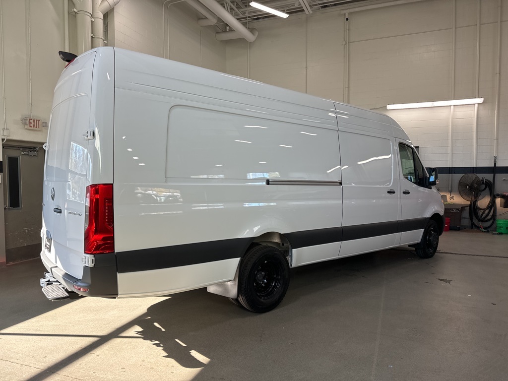 2025 Mercedes-Benz Sprinter Cargo Image 5 of 34