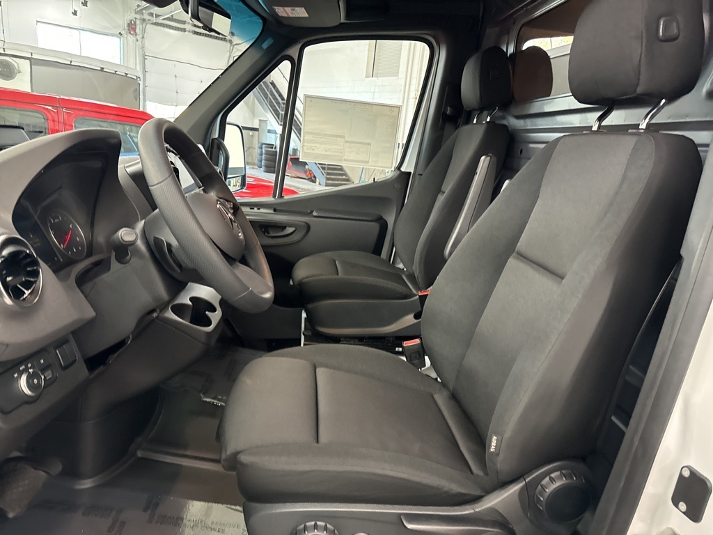 2025 Mercedes-Benz Sprinter Cargo Image 24 of 34