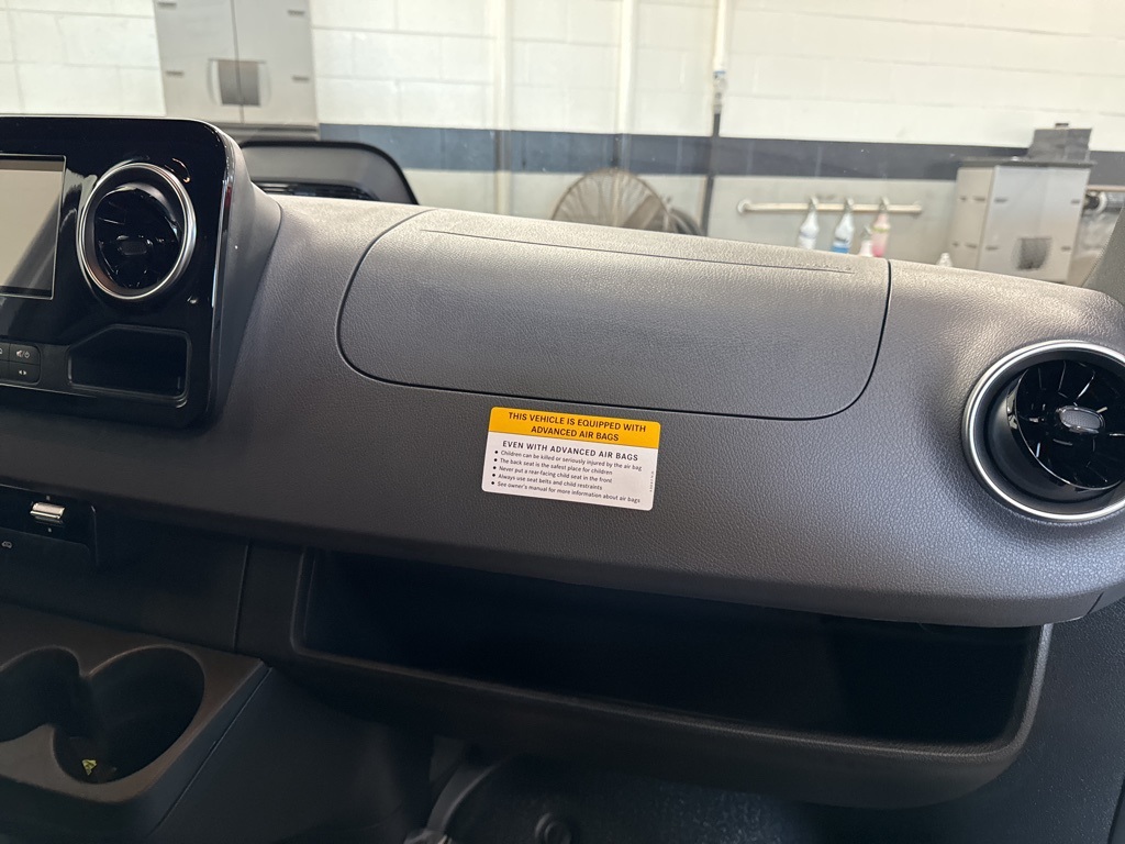 2025 Mercedes-Benz Sprinter Cargo Image 10 of 34