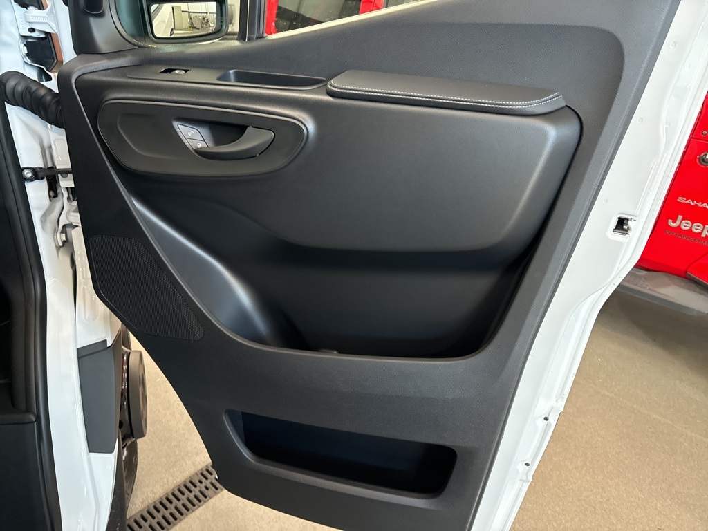 2025 Mercedes-Benz Sprinter Cargo Image 14 of 34