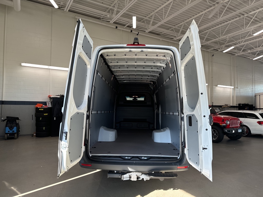 2025 Mercedes-Benz Sprinter Cargo Image 18 of 34