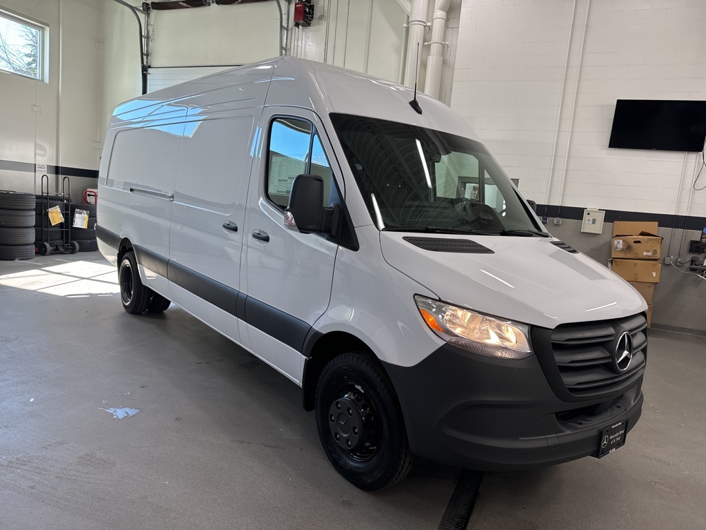 2025 Mercedes-Benz Sprinter Cargo Image 7 of 34