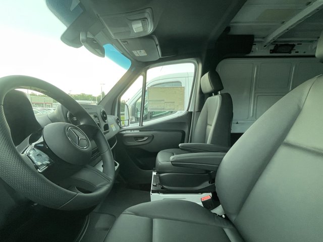 2025 Mercedes-Benz Sprinter Cargo Image 6 of 9