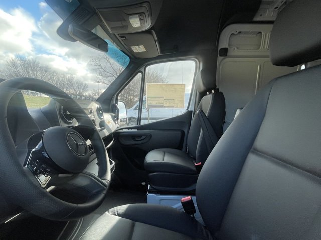 2025 Mercedes-Benz Sprinter Cargo Image 5 of 11
