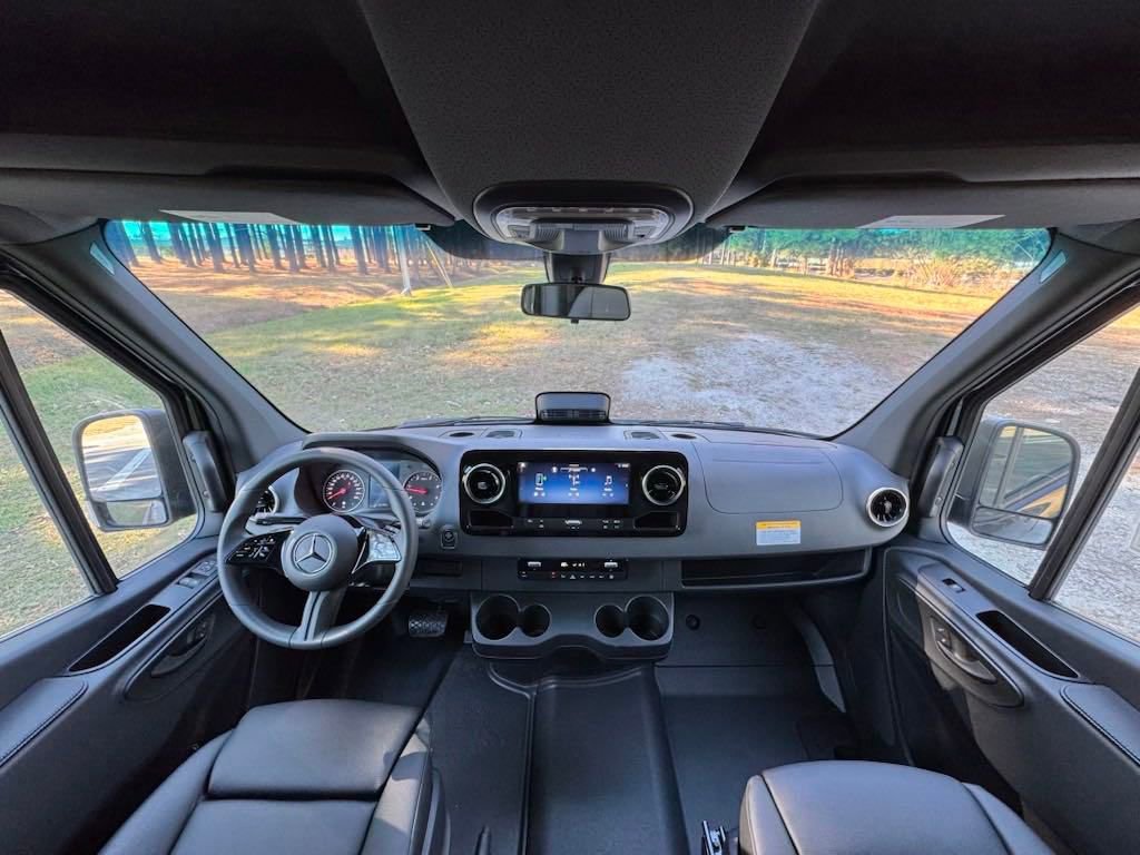 Vehicle image 8 of 22