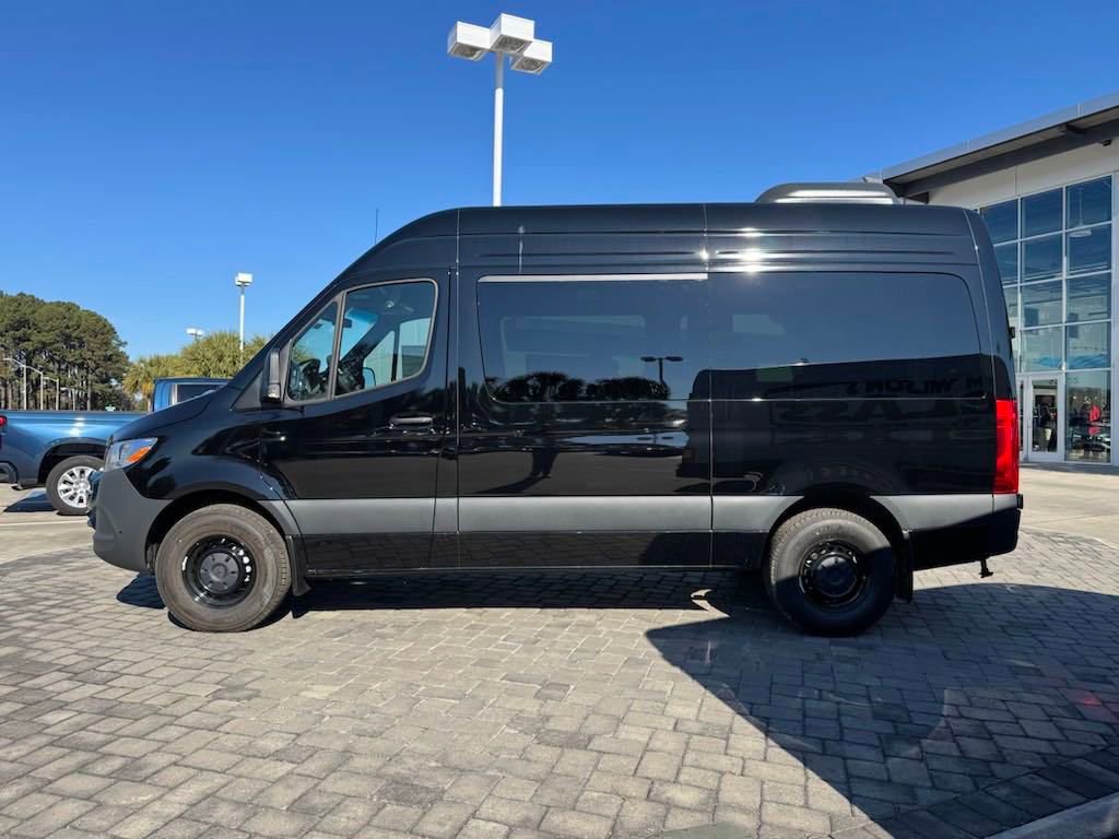 Vehicle image 7 of 22