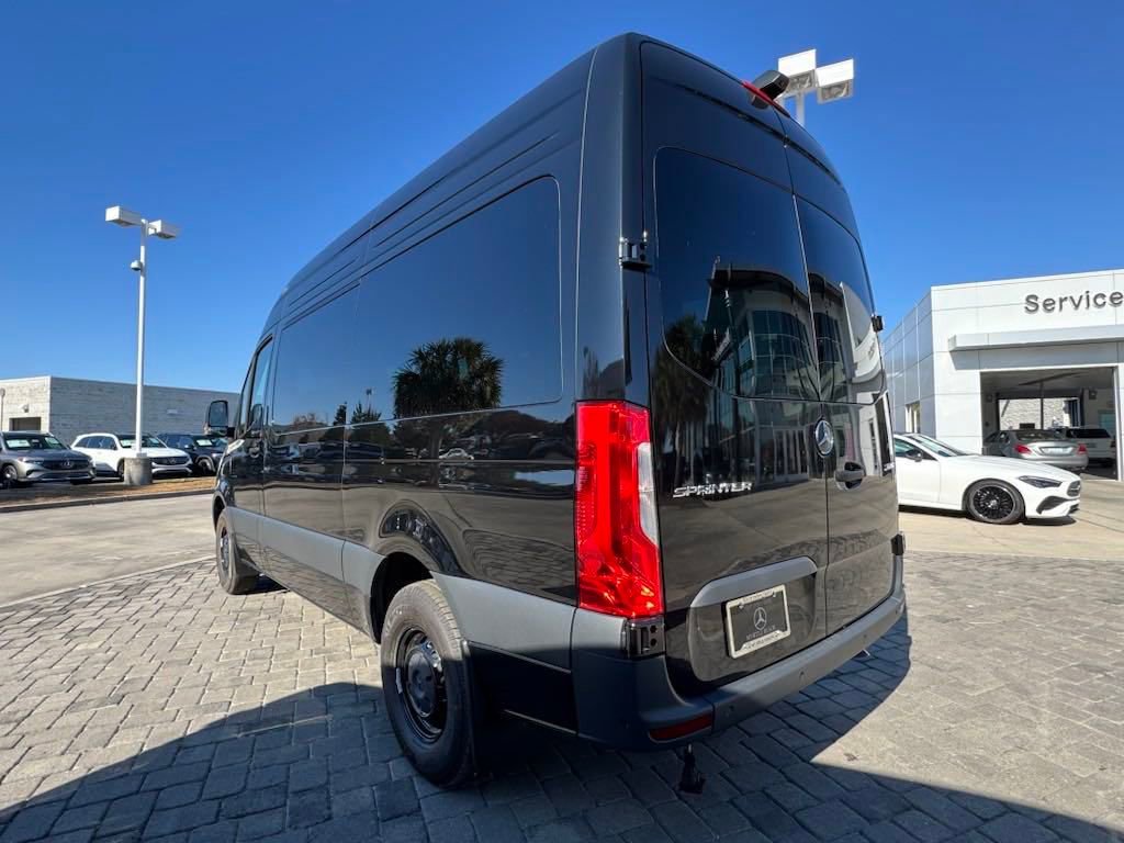 Vehicle image 6 of 22