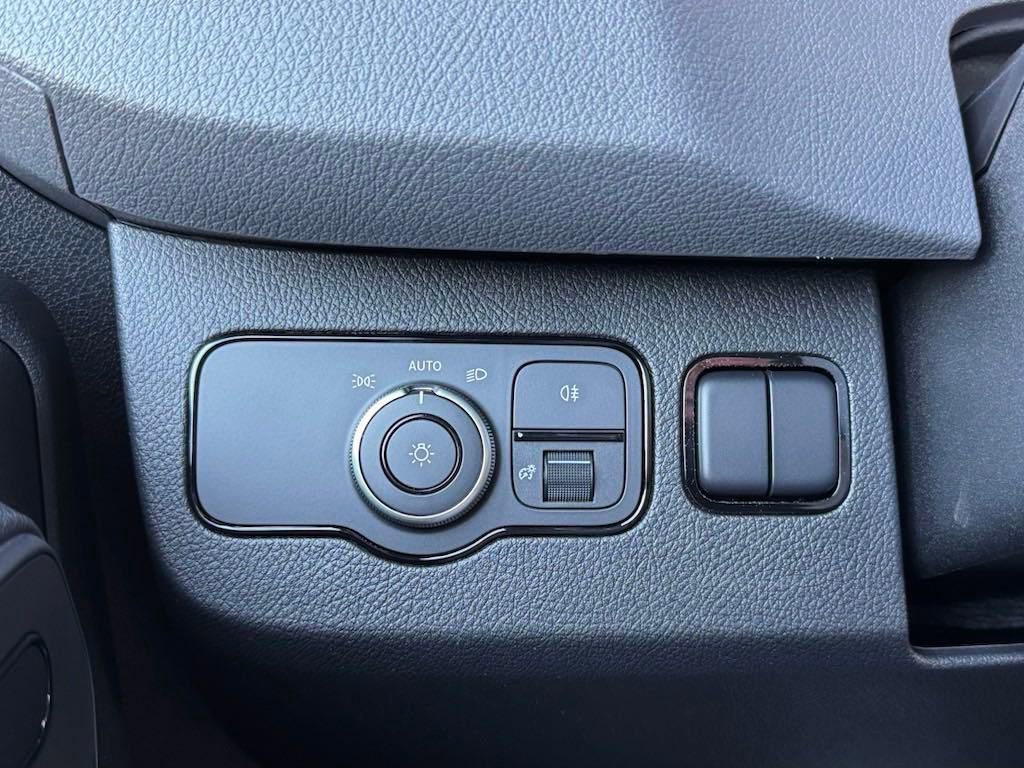 Vehicle image 19 of 22
