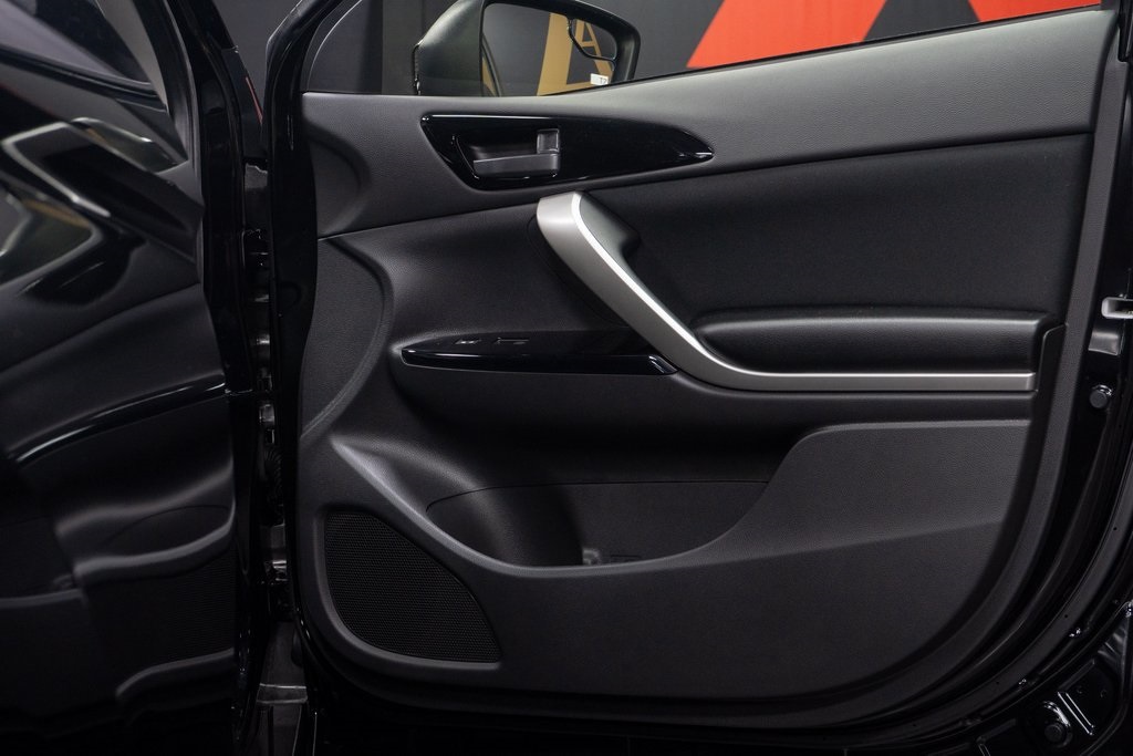 2025 Mitsubishi Eclipse Cross LE Image 22 of 23