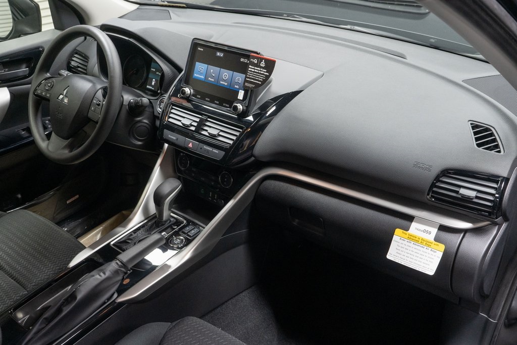 2025 Mitsubishi Eclipse Cross LE Image 19 of 23