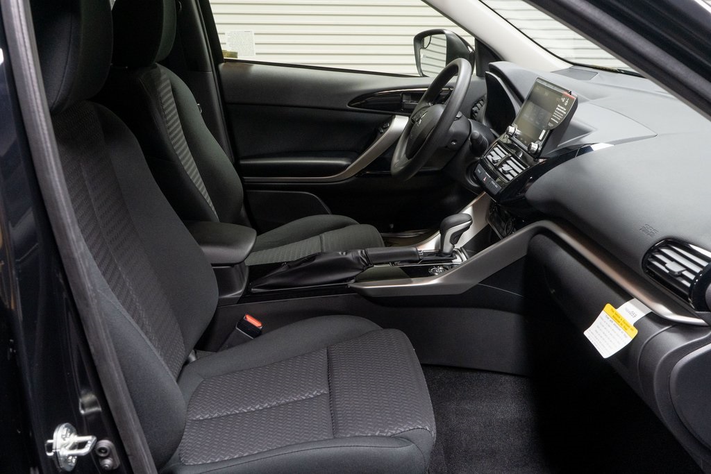 2025 Mitsubishi Eclipse Cross LE Image 12 of 23