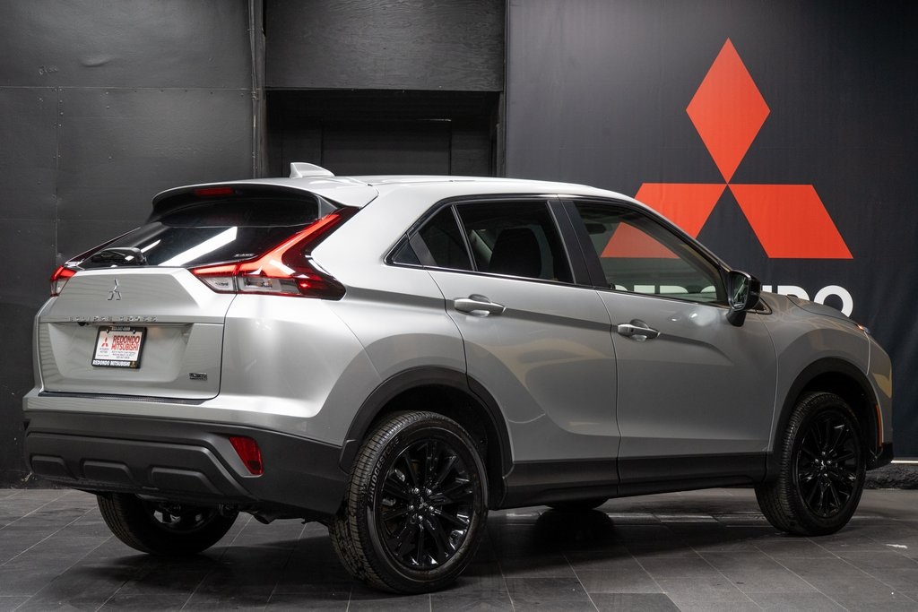 2025 Mitsubishi Eclipse Cross LE Image 4 of 24