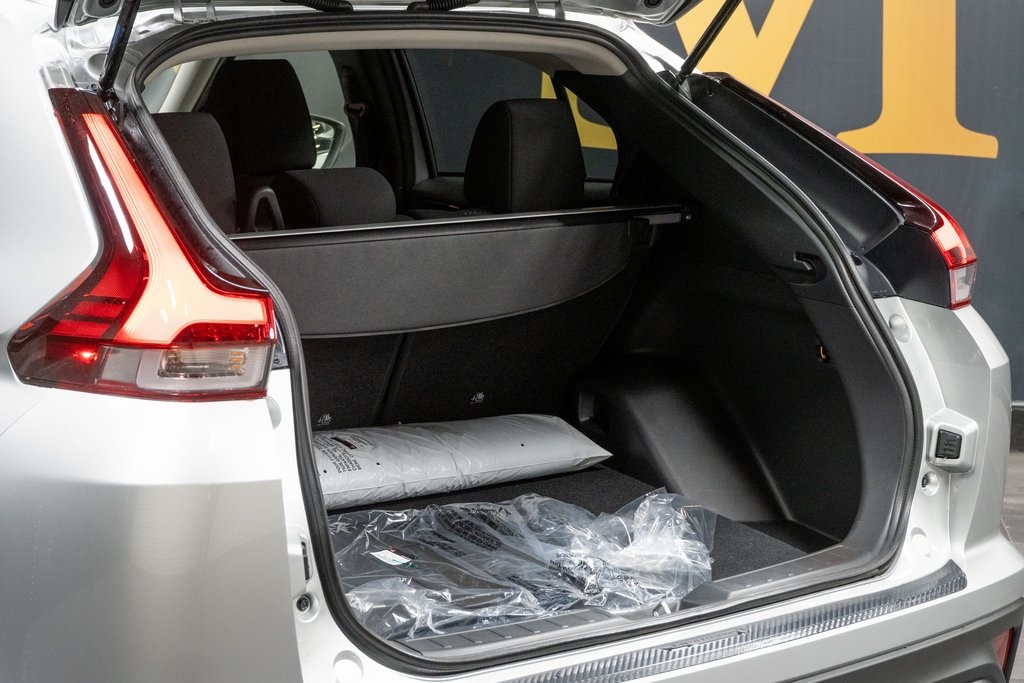 2025 Mitsubishi Eclipse Cross LE Image 9 of 24