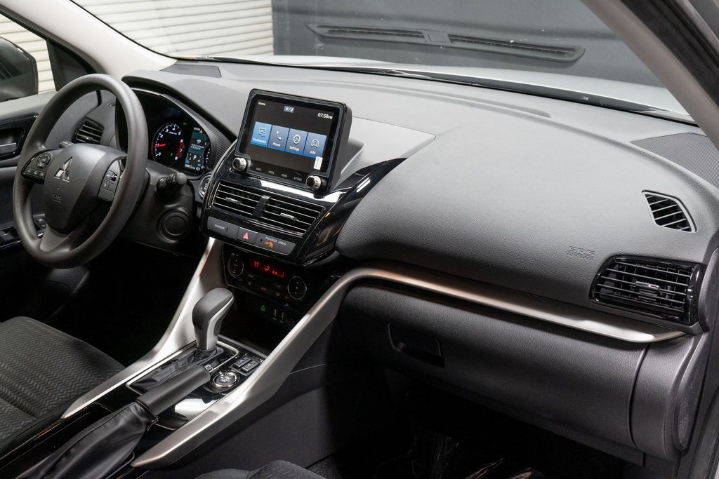 2025 Mitsubishi Eclipse Cross LE Image 19 of 24