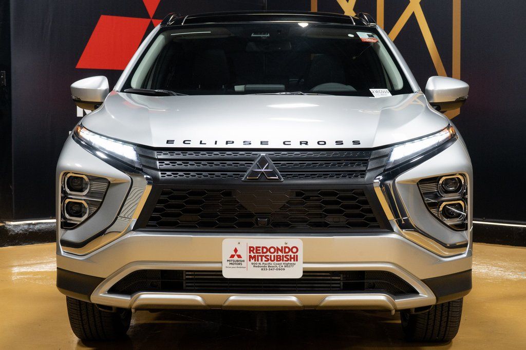 2025 Mitsubishi Eclipse Cross SE Image 2 of 23