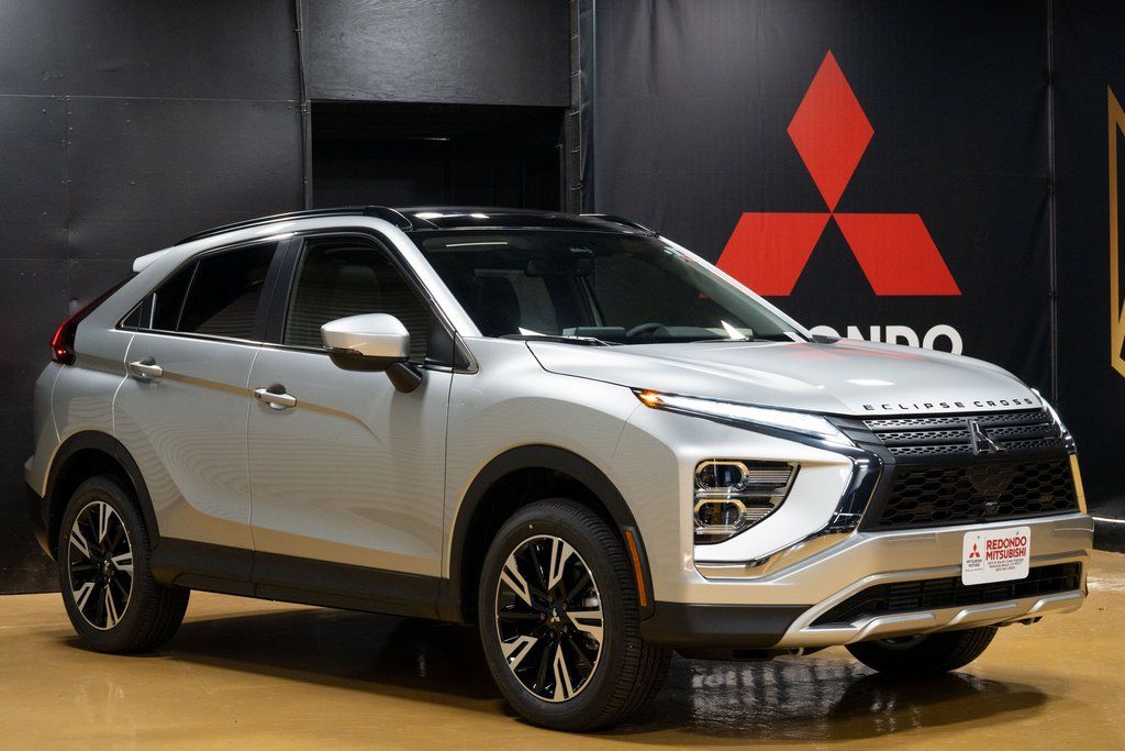 2025 Mitsubishi Eclipse Cross SE Image 3 of 23