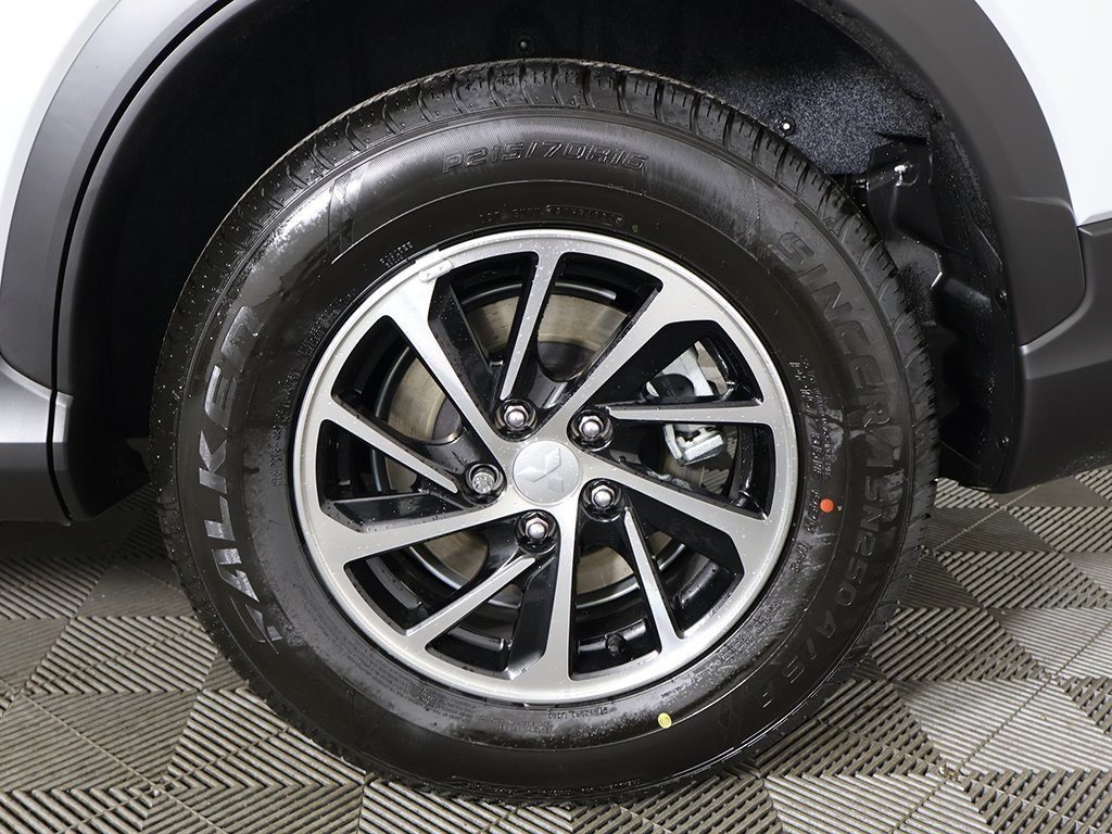 Vehicle image 21 of 45