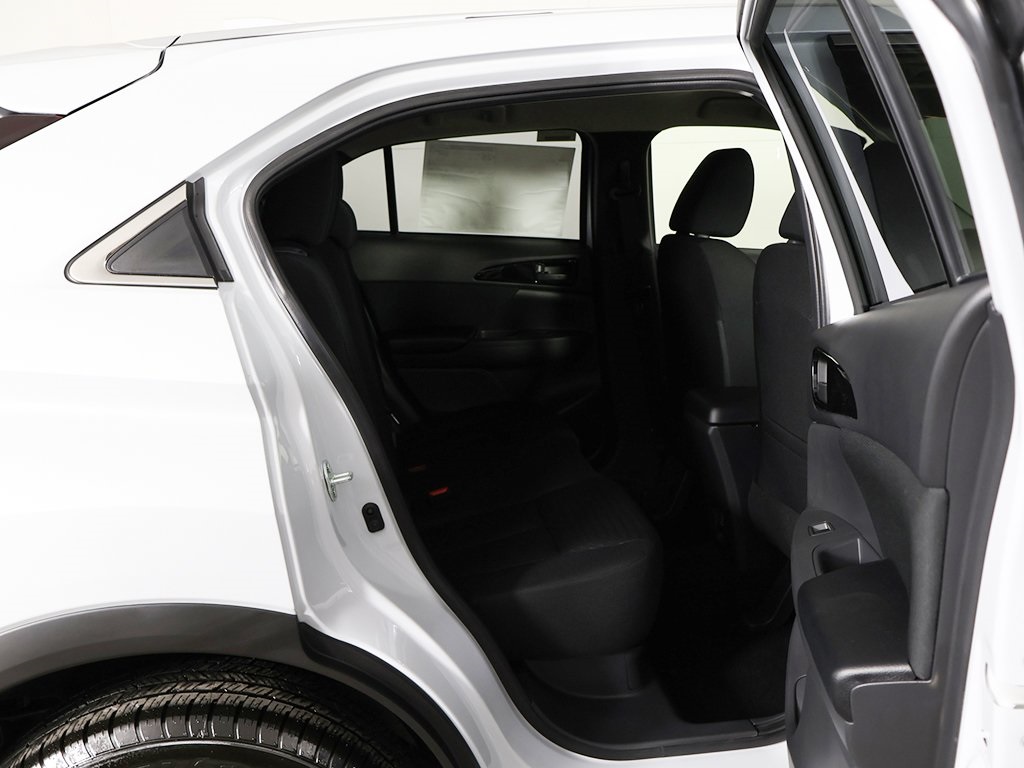 Vehicle image 32 of 45