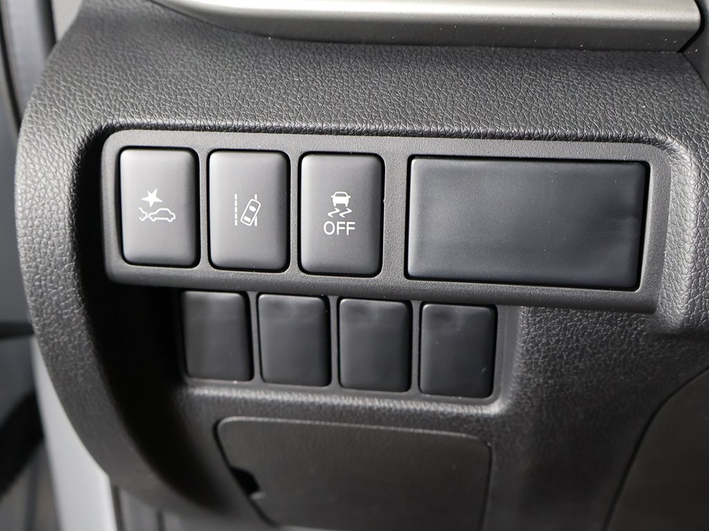 Vehicle image 35 of 45