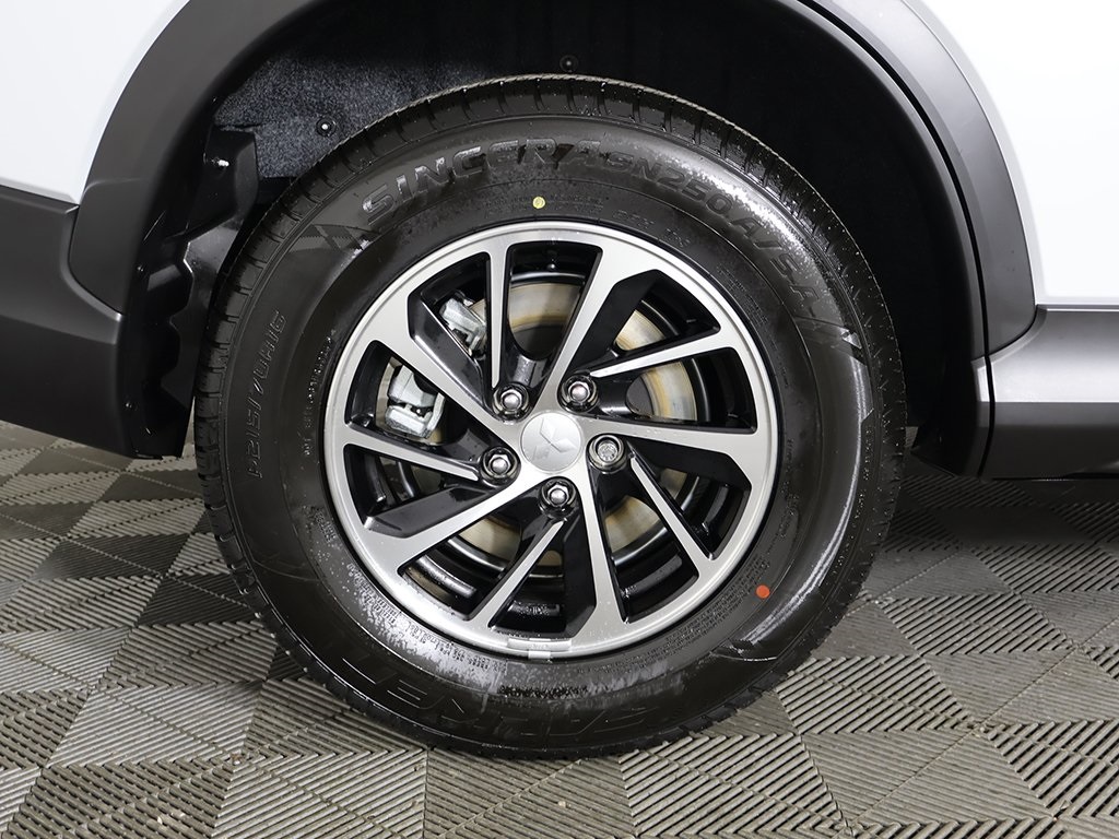 Vehicle image 18 of 45