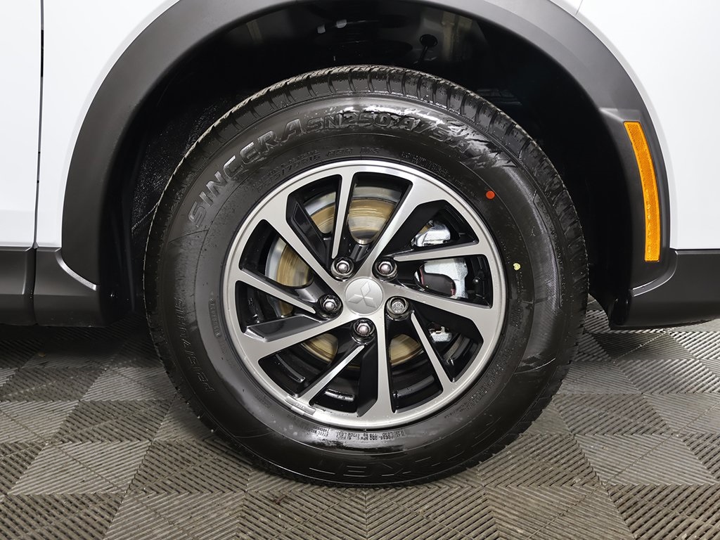 Vehicle image 19 of 45