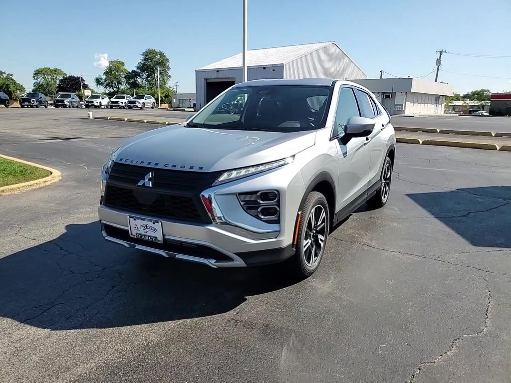 2025 Mitsubishi Eclipse Cross SE Image 2 of 30