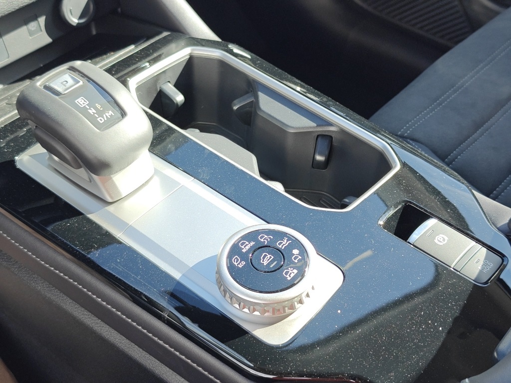 2025 Mitsubishi Outlander SE Image 28 of 35