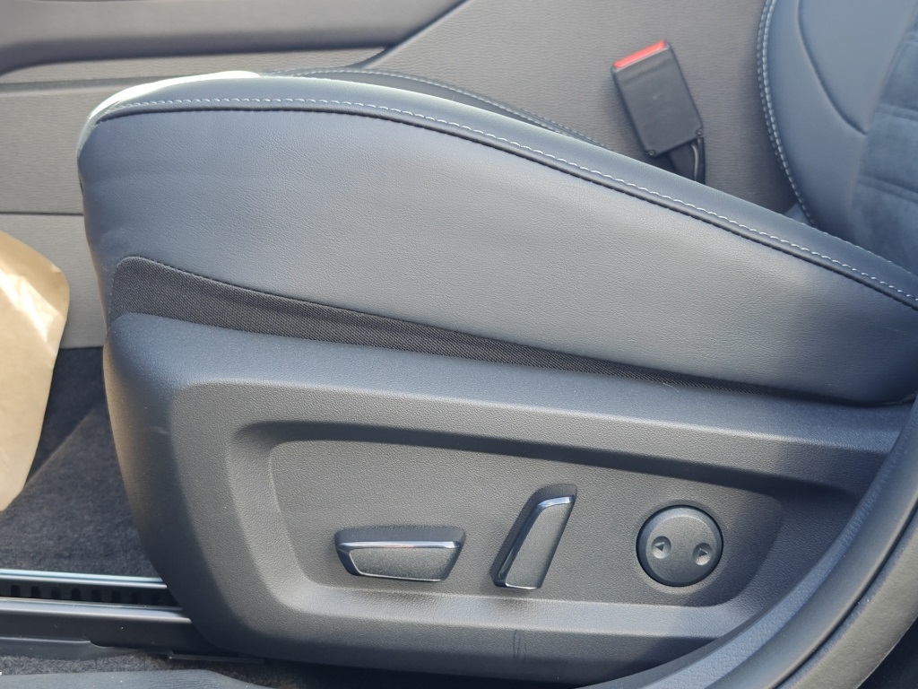 2025 Mitsubishi Outlander SE Image 30 of 35