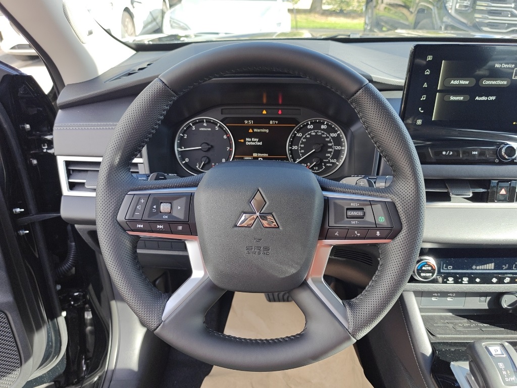 2025 Mitsubishi Outlander SE Image 29 of 35