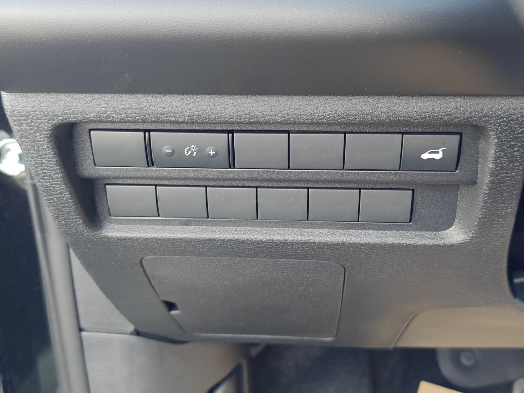 2025 Mitsubishi Outlander SE Image 27 of 35