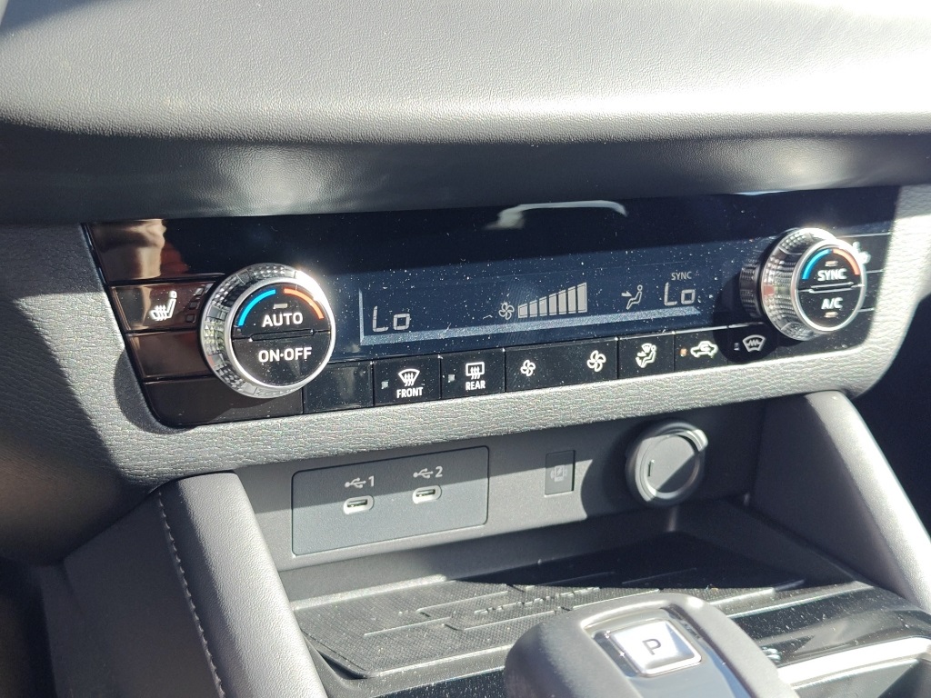 2025 Mitsubishi Outlander SE Image 32 of 35