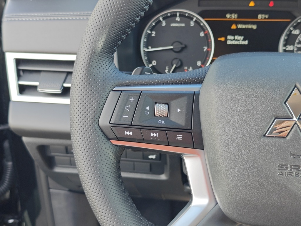 2025 Mitsubishi Outlander SE Image 22 of 35