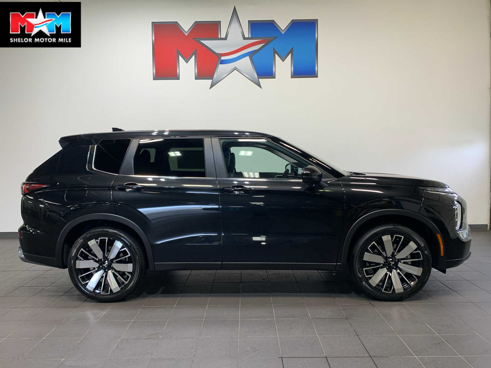 Vehicle image 2 of 12