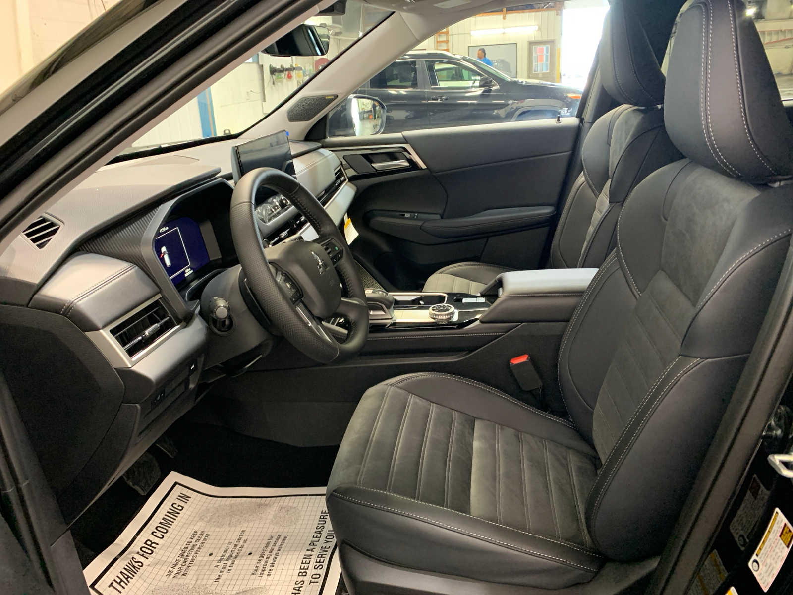 Vehicle image 7 of 12