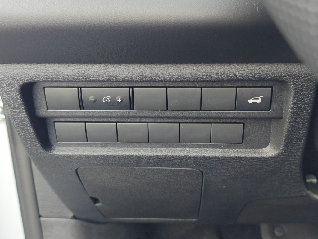 2025 Mitsubishi Outlander Image 35 of 38