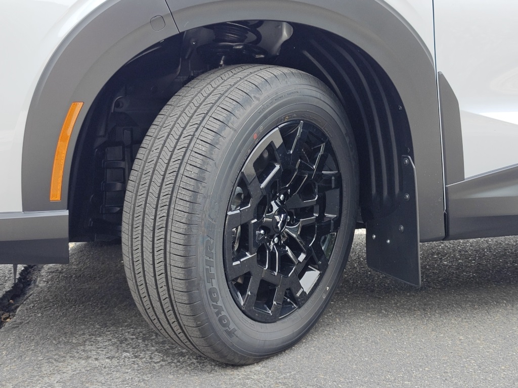 2025 Mitsubishi Outlander Image 9 of 38