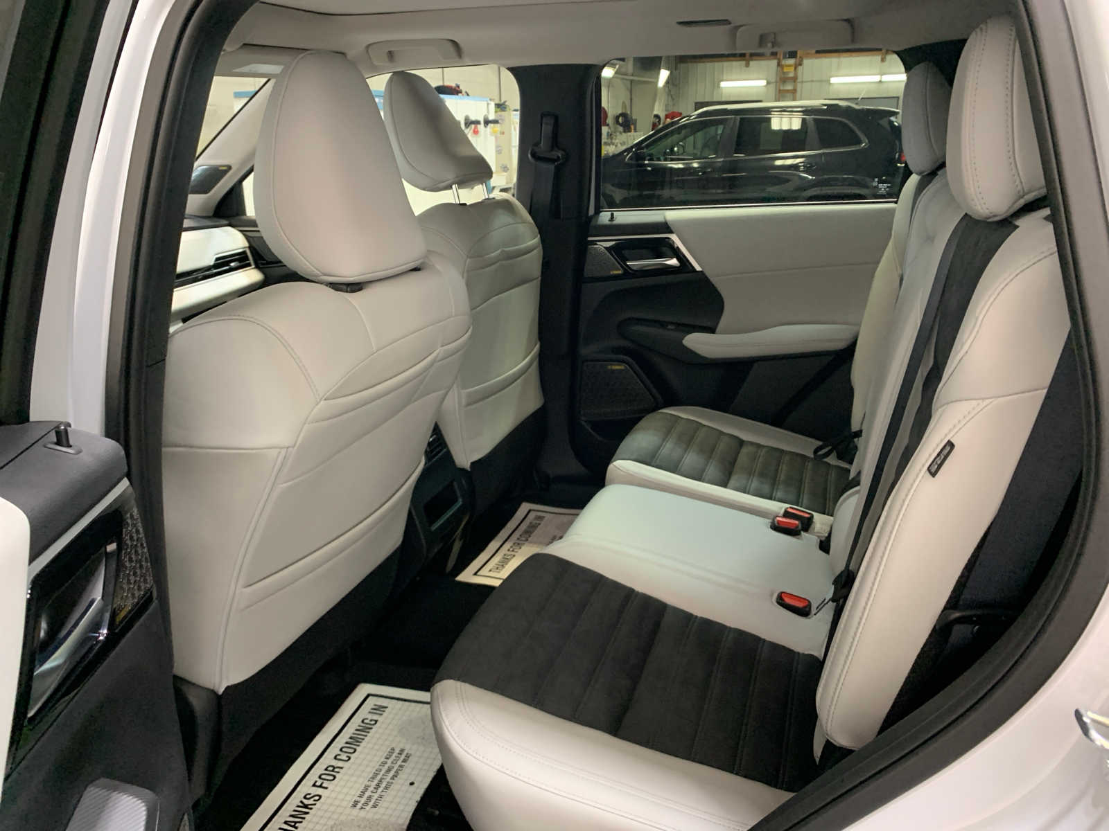 Vehicle image 6 of 12