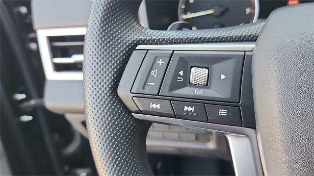 Vehicle image 24 of 32